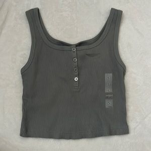 NWT UNIQLO CROPPED RIBBED HENLEY TANK